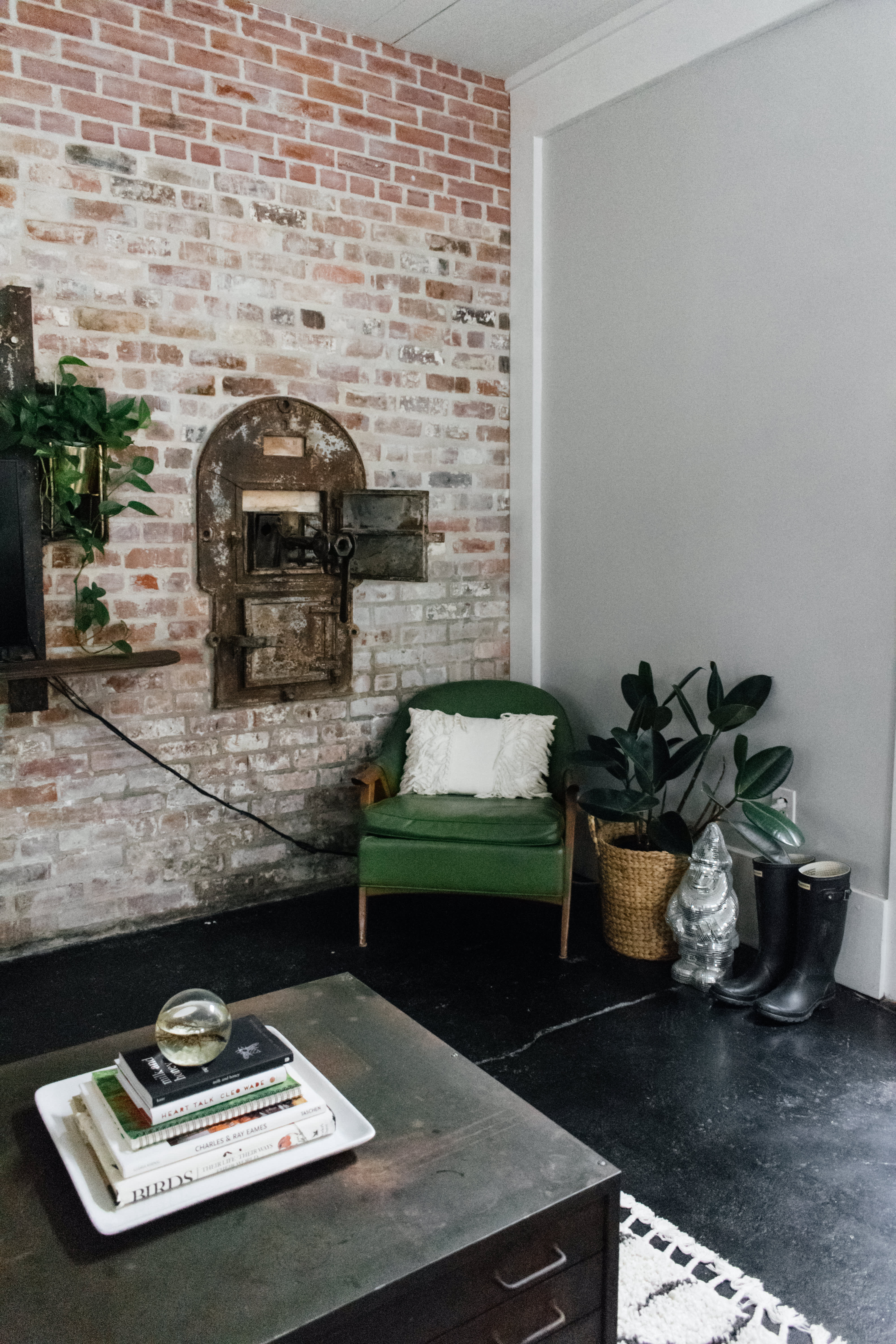 Warm Industrial Studio Apartment in New Orleans Apartment Therapy